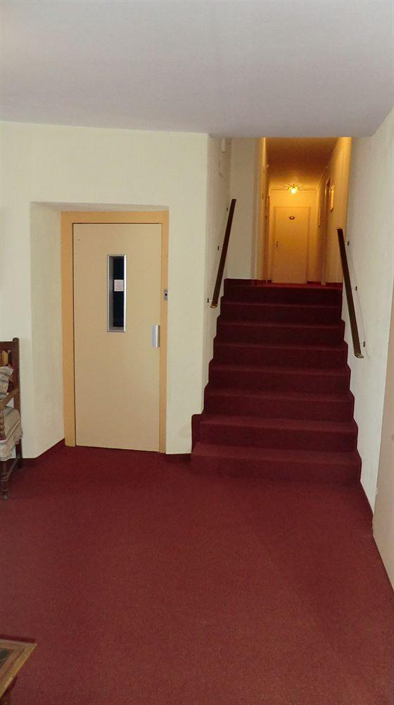 Hotel Simon Ґаутінґ Екстер'єр фото