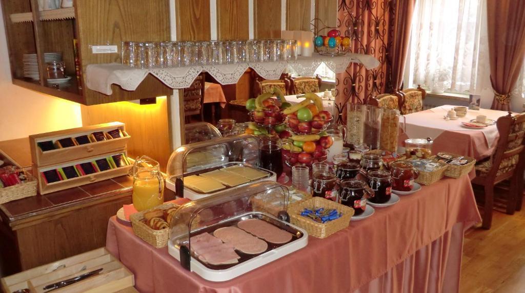 Hotel Simon Ґаутінґ Екстер'єр фото