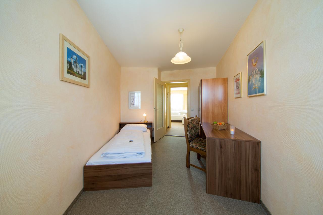 Hotel Simon Ґаутінґ Екстер'єр фото