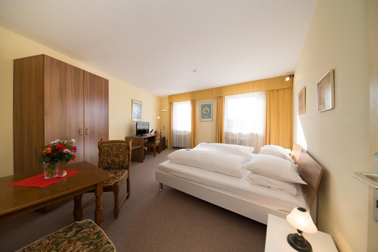 Hotel Simon Ґаутінґ Екстер'єр фото