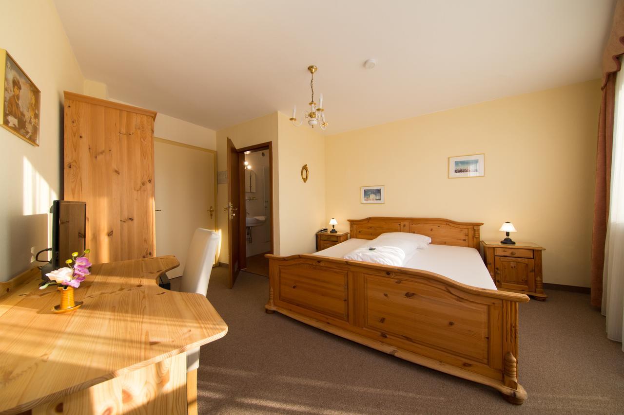 Hotel Simon Ґаутінґ Екстер'єр фото