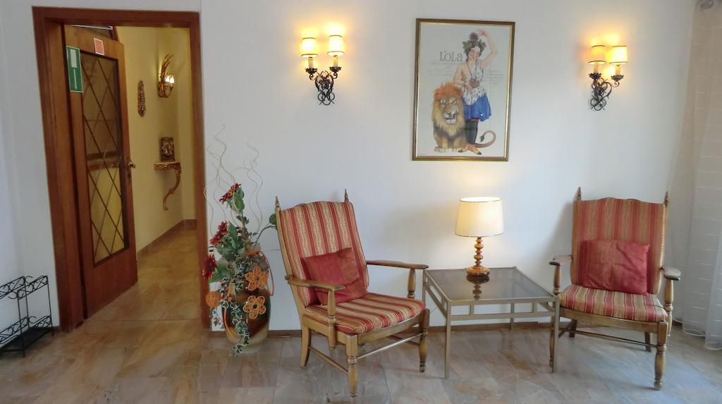Hotel Simon Ґаутінґ Екстер'єр фото