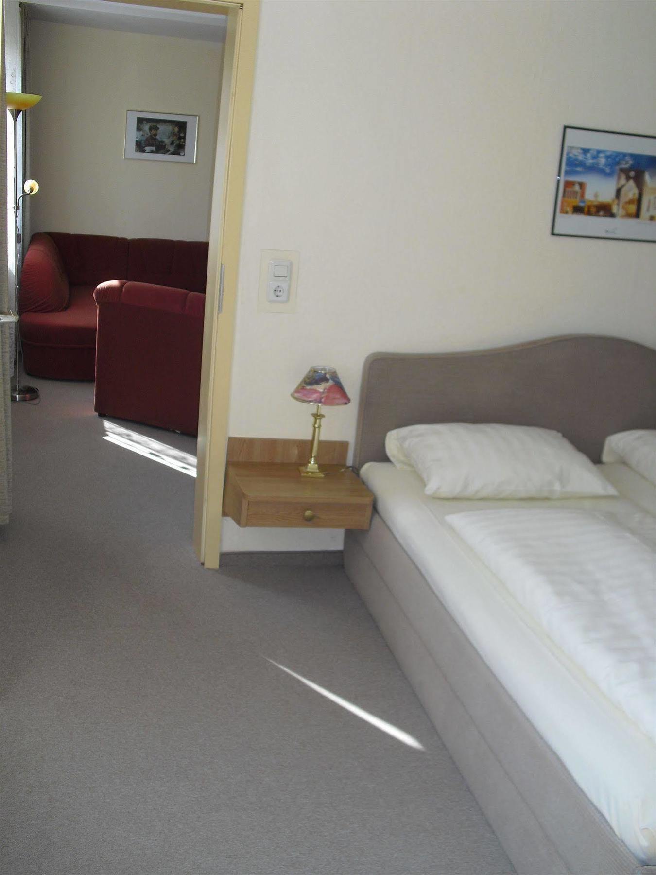 Hotel Simon Ґаутінґ Екстер'єр фото