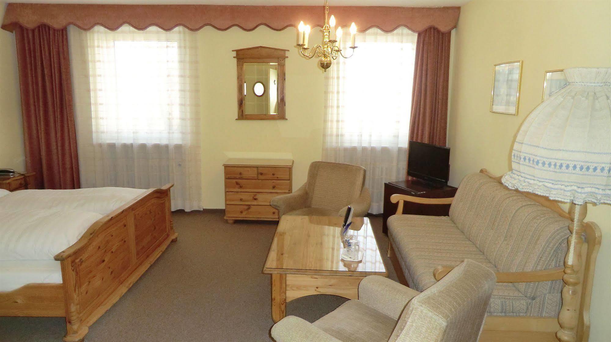 Hotel Simon Ґаутінґ Екстер'єр фото
