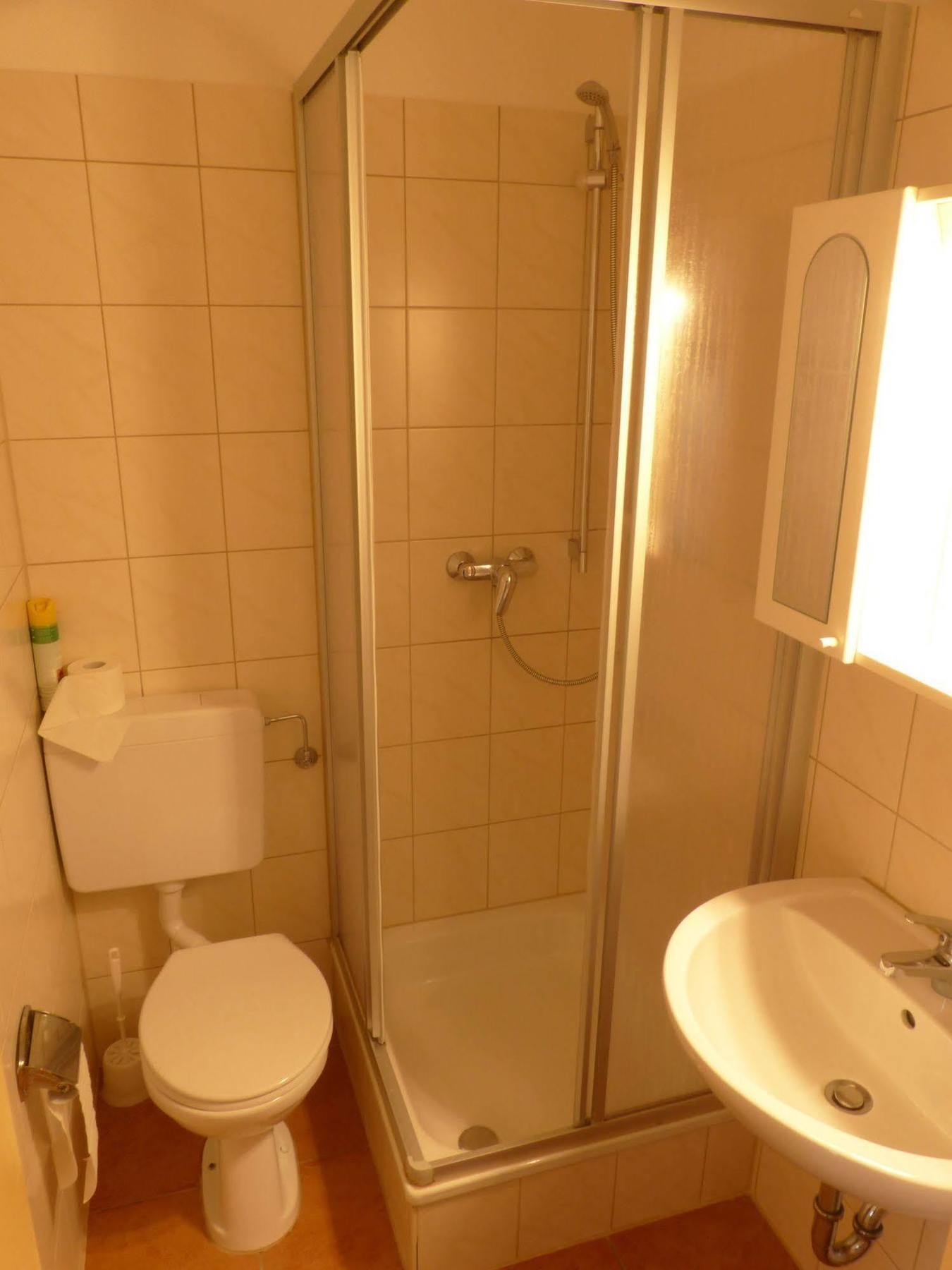 Hotel Simon Ґаутінґ Екстер'єр фото