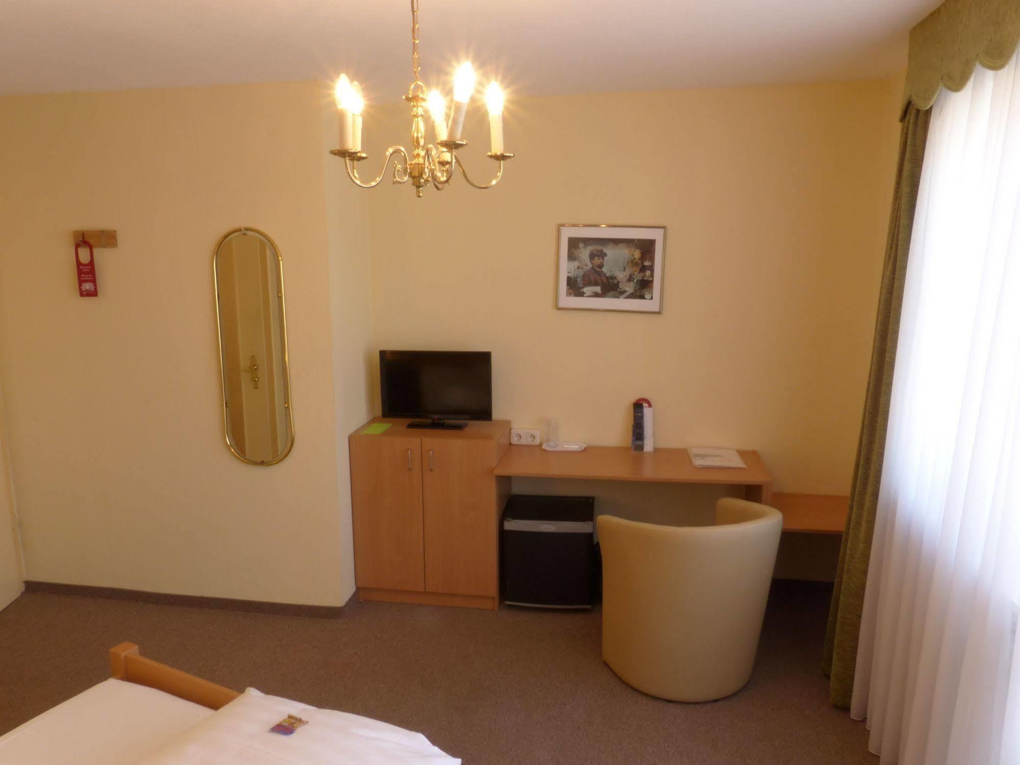 Hotel Simon Ґаутінґ Екстер'єр фото
