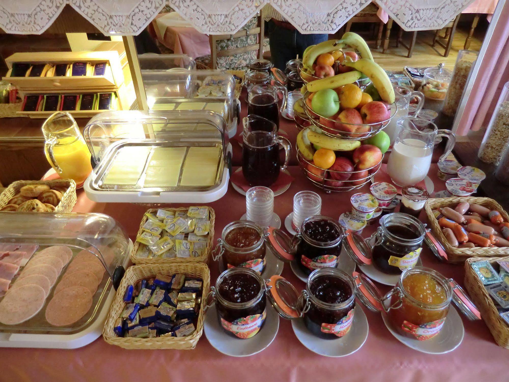 Hotel Simon Ґаутінґ Екстер'єр фото