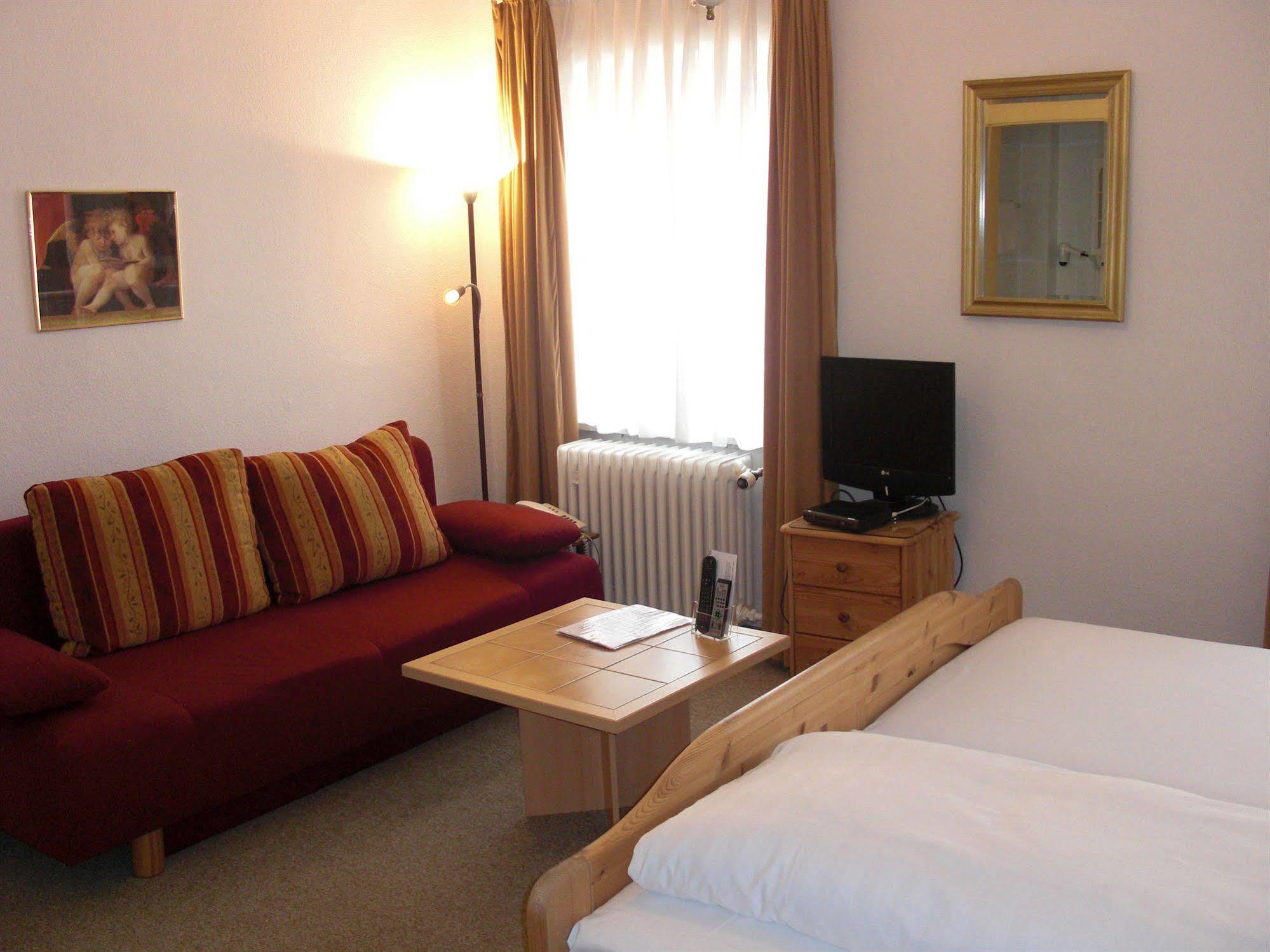Hotel Simon Ґаутінґ Екстер'єр фото