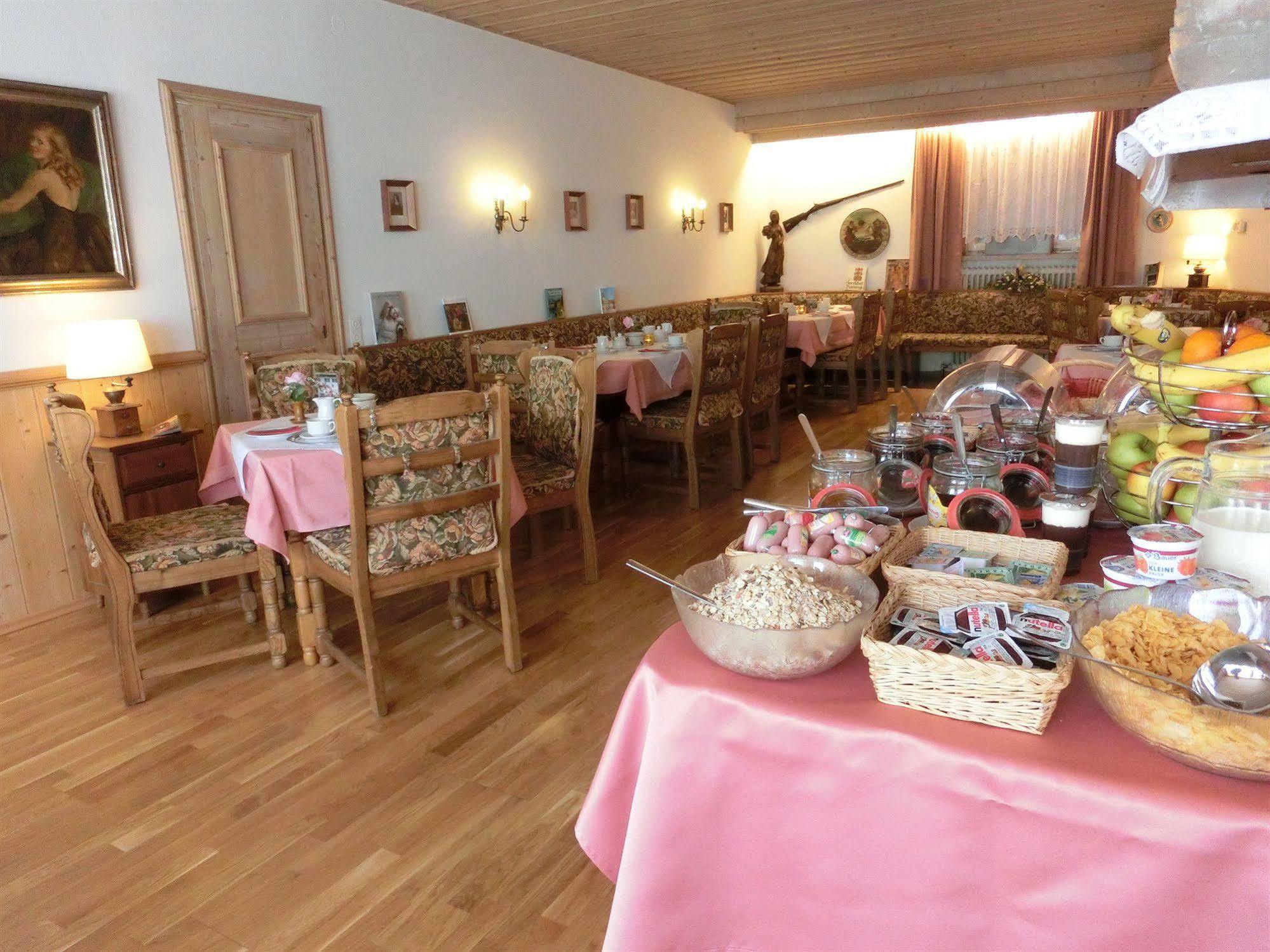 Hotel Simon Ґаутінґ Екстер'єр фото